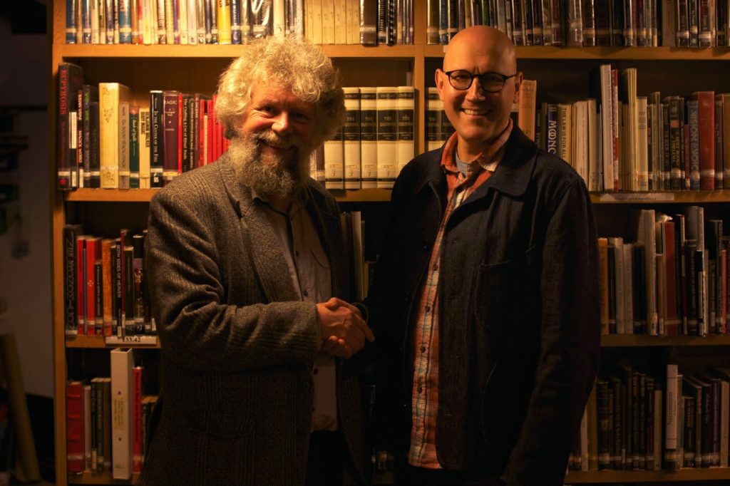 Graham King, former director of the »Museum of witchcraft and magic« and Simon costin, the current museum director